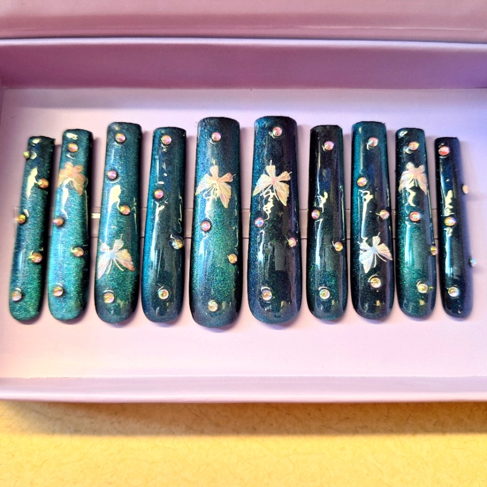 Handcrafted Emerald Green Floral Press-On Nail Set by